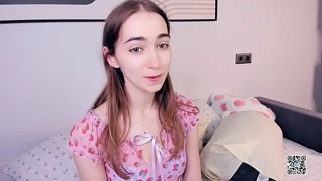 PollyBeev online show from September 18, 7:32 am