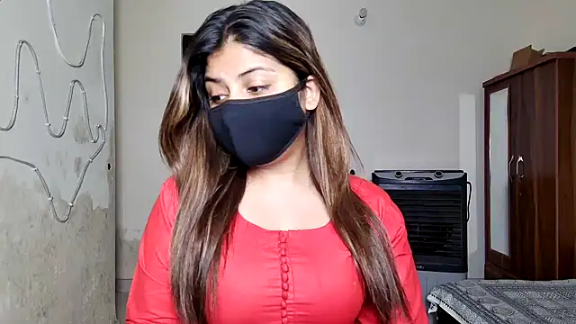 Snapshot of Hoty-Shivangi chatting on May 3, 2:45 pm Hoty-Shivangi online show from May 3, 2:45 pm
