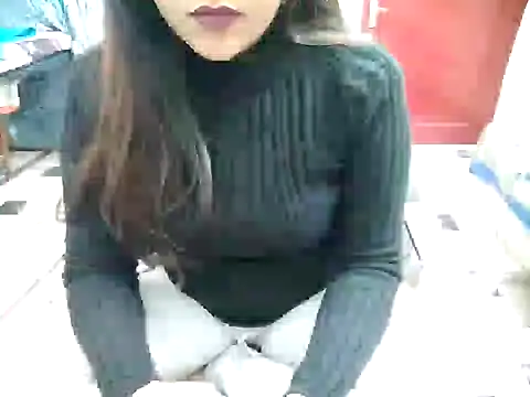 Snapshot of aarushi_sharmaa chatting on February 7, 2:08 am aarushi sharmaa online show from February 7, 2:08 am