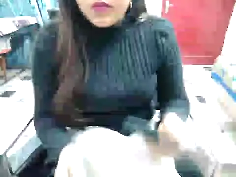 Snapshot of aarushi_sharmaa chatting on February 8, 1:01 pm aarushi sharmaa online show from February 8, 1:01 pm