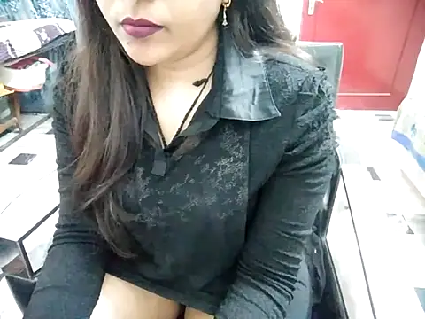 Snapshot of aarushi_sharmaa chatting on February 12, 3:38 pm aarushi sharmaa online show from February 12, 3:38 pm