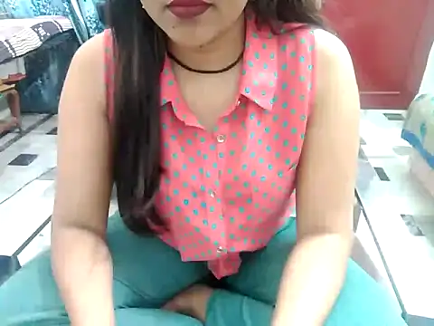 Snapshot of aarushi_sharmaa chatting on February 14, 4:15 am aarushi sharmaa online show from February 14, 4:15 am