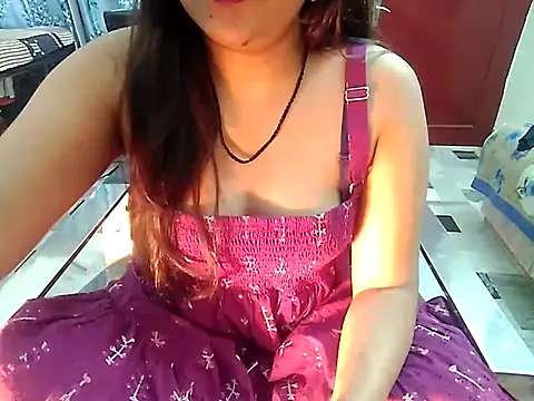 Snapshot of aarushi_sharmaa chatting on February 17, 6:53 am aarushi sharmaa online show from February 17, 6:53 am