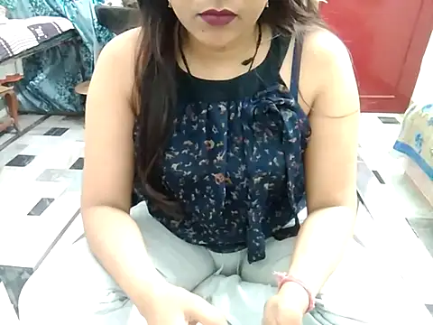 Snapshot of aarushi_sharmaa chatting on February 21, 2:48 pm aarushi sharmaa online show from February 21, 2:48 pm