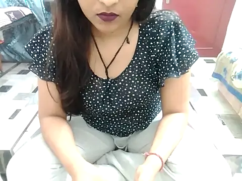 Snapshot of aarushi_sharmaa chatting on February 22, 3:01 am aarushi sharmaa online show from February 22, 3:01 am