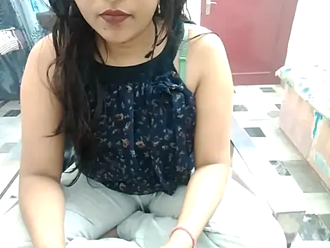 Snapshot of aarushi_sharmaa chatting on March 15, 2:14 am aarushi sharmaa online show from March 15, 2:14 am