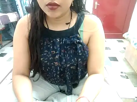 Snapshot of aarushi_sharmaa chatting on March 17, 2:52 am aarushi sharmaa online show from March 17, 2:52 am