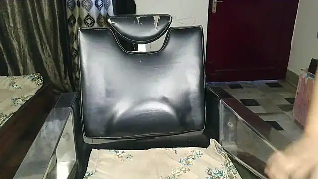 Snapshot of aarushi_sharmaa chatting on October 15, 5:07 am aarushi sharmaa online show from October 15, 5:07 am