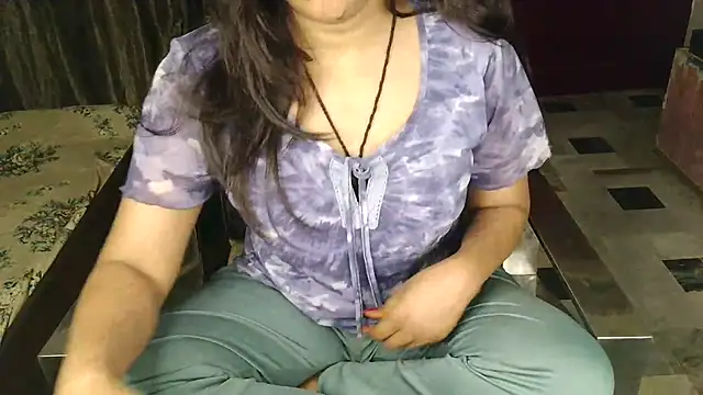 Snapshot of aarushi_sharmaa chatting on November 16, 2:55 pm aarushi sharmaa online show from November 16, 2:55 pm