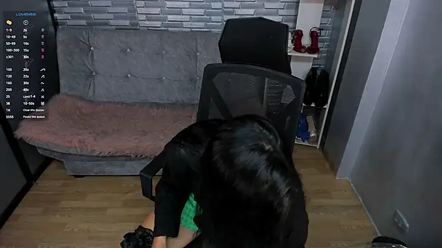 coniie jhons online show from February 7, 11:01 am