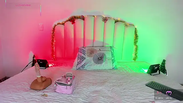 Snapshot of Daila_20_ chatting on December 3, 11:30 am Daila 20 online show from December 3, 11:30 am