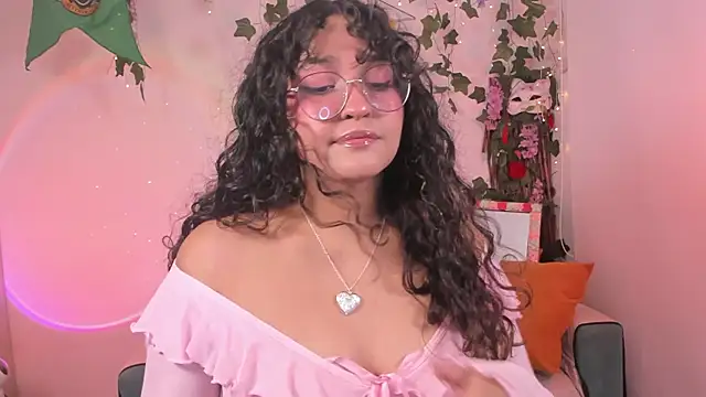 Snapshot of cutepie_uwu_ chatting on February 26, 11:59 pm cutepie uwu online show from February 26, 11:59 pm