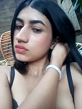 Snapshot of Julix_A chatting on January 19, 6:32 pm Julix A online show from January 19, 6:32 pm