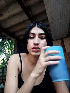 Snapshot of Julix_A chatting on February 27, 9:48 pm Julix A online show from February 27, 9:48 pm