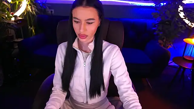 Snapshot of Snow_WhiteeeX chatting on January 28, 7:42 pm Snow WhiteeeX online show from January 28, 7:42 pm