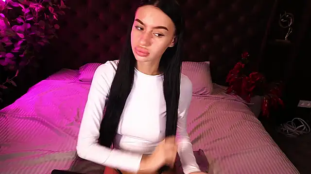 Snapshot of Snow_WhiteeeX chatting on October 24, 5:37 am Snow WhiteeeX online show from October 24, 5:37 am