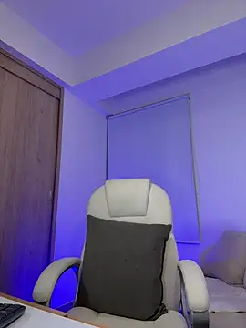 Snapshot of Lanataylor- chatting on October 25, 12:29 am Lanataylor- online show from October 25, 12:29 am