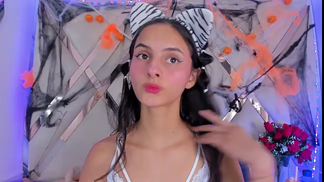 ninaht online show from October 29, 8:43 pm