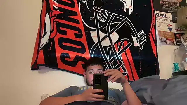 Snapshot of hornycollegestudenthung chatting on September 13, 11:04 pm hornycollegestudenthung online show from September 13, 11:04 pm