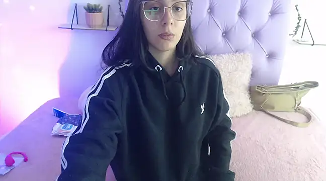 Freyja 01 online show from February 4, 9:31 pm