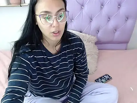 Freyja 01 online show from October 5, 2:32 am