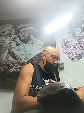 Snapshot of exmilitary chatting on November 20, 12:22 am exmilitary online show from November 20, 12:22 am