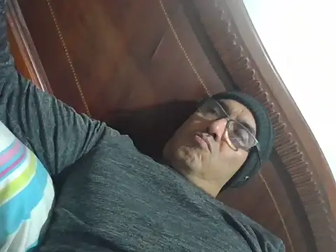 Snapshot of exmilitary chatting on February 5, 3:44 am exmilitary online show from February 5, 3:44 am