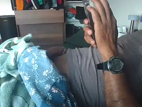 Snapshot of exmilitary chatting on March 22, 12:19 pm exmilitary online show from March 22, 12:19 pm