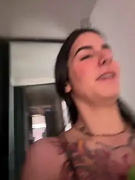 Snapshot of Alice_woodville chatting on February 22, 9:04 pm Alice woodville online show from February 22, 9:04 pm