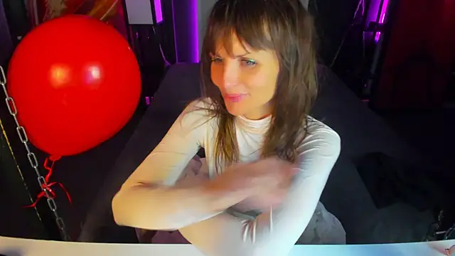 Elizabe th online show from February 14, 8:42 am