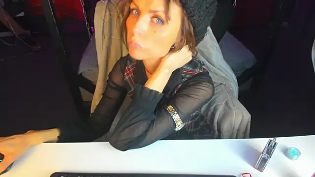 Elizabe th online show from March 9, 8:51 am