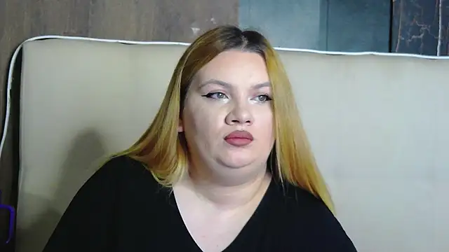 MelanieBrownn online show from December 19, 6:42 am