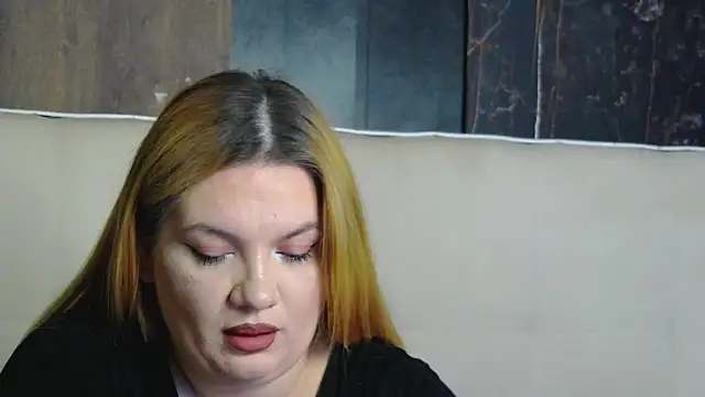 MelanieBrownn online show from December 22, 7:05 am