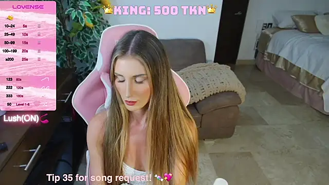 Snapshot of Angel-Ava chatting on December 14, 5:07 am Angel-Ava online show from December 14, 5:07 am