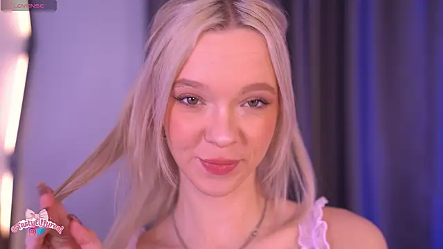  AlinaBailey online show from April 26, 7:39 am