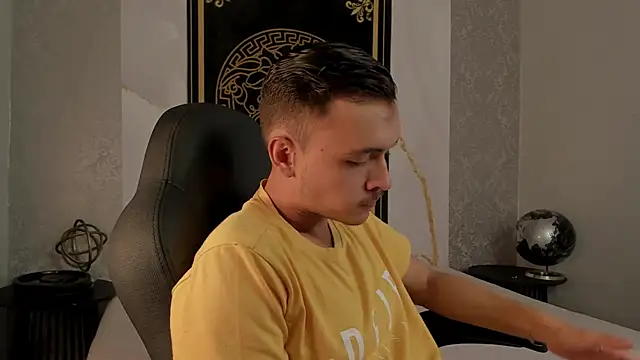 Desmon Clark online show from February 20, 6:35 pm