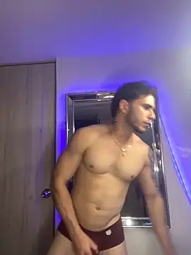 Snapshot of Tayler_duster chatting on January 9, 6:06 am Tayler duster online show from January 9, 6:06 am