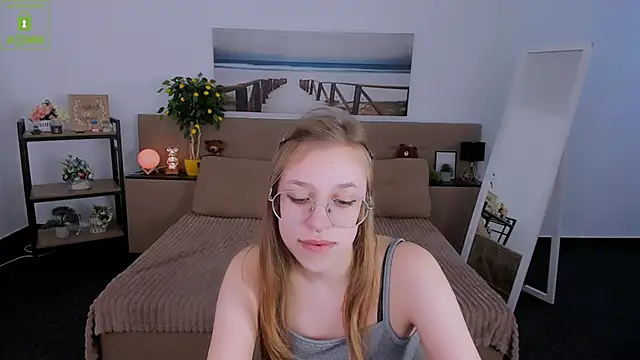 LayriantaVee online show from March 2, 1:16 pm