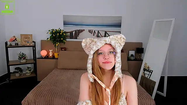 LayriantaVee online show from March 3, 7:10 am