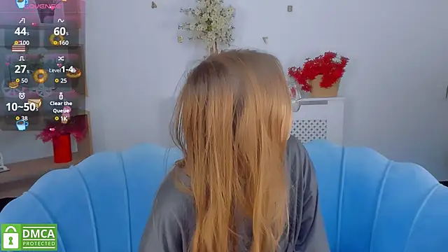 LayriantaVee online show from September 27, 6:18 am