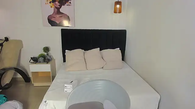 Scarlett  bell online show from October 20, 1:11 pm