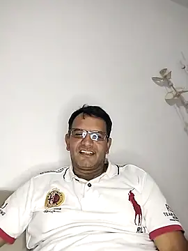 RogueTraveler online show from March 3, 6:04 am