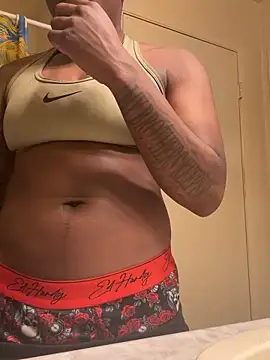 Snapshot of TransboyJay chatting on March 6, 9:22 pm TransboyJay online show from March 6, 9:22 pm