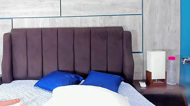 Snapshot of ZaritaLenon chatting on November 19, 8:53 pm ZaritaLenon online show from November 19, 8:53 pm