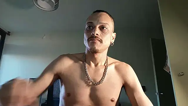 villanocat online show from November 26, 11:06 pm