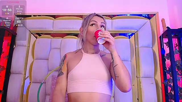 Snapshot of Princess_Helena chatting on January 18, 4:37 am Princess Helena online show from January 18, 4:37 am