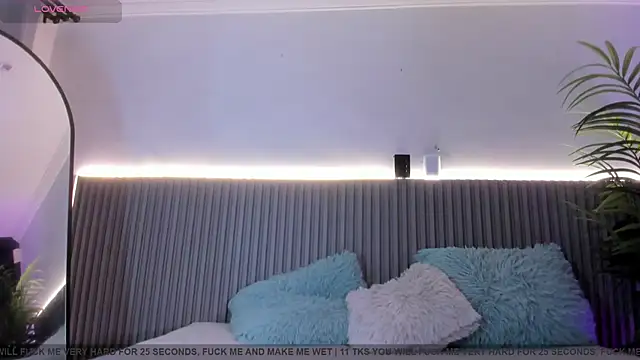 valentina lux online show from February 25, 7:23 pm