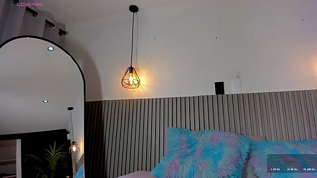 valentina lux online show from June 12, 7:13 pm