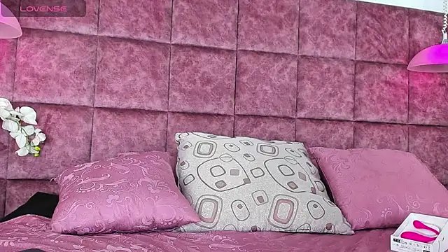 Liah Grey8 online show from February 9, 8:45 pm