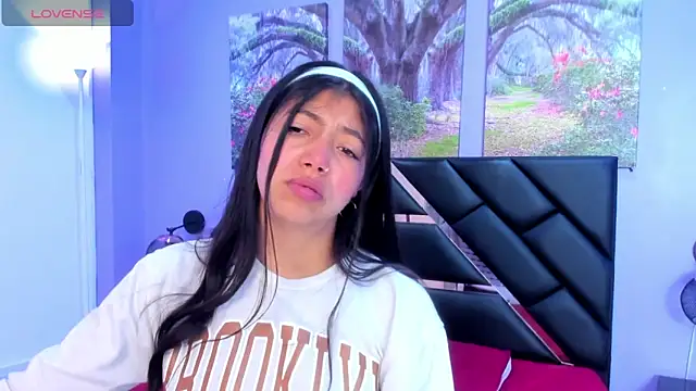 KimberlyVillaLobos online show from September 9, 11:32 am